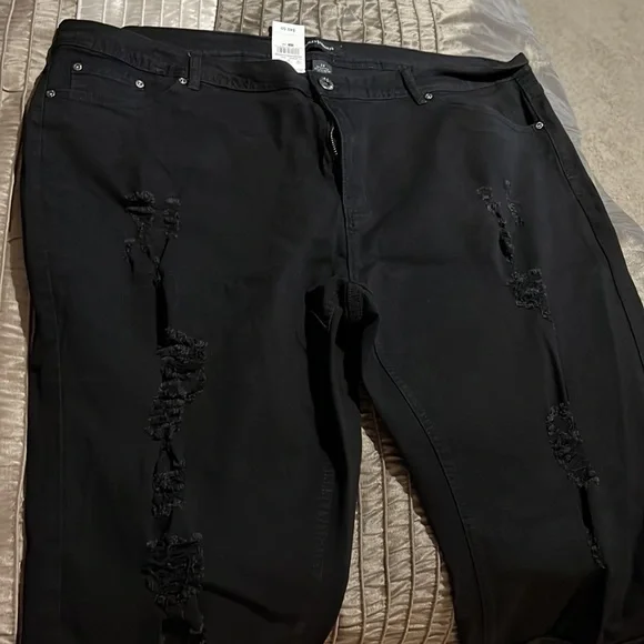 Ashley Stewart black capri jeans - Picture 5 of 5